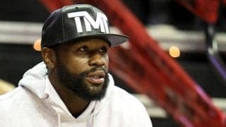 NFL開幕戦に718万円賭けたメイウェザー　ヤギに札束与える行動が「初めて見た」と話題