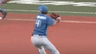 「捕ってからが恐ろしく速い」　三遊間からの“早業スロー”が「アウトになるの凄すぎ」