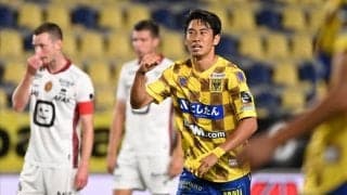 ｢カッコいい｣!! 香川真司とサニブラウンの｢ユニフォーム2ショット画像｣公開! 揃ってのドルトムント姿に｢レジェンドだ｣など大反響