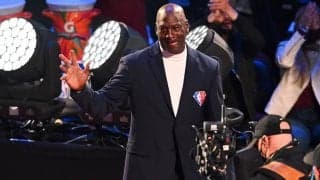 ジョーダンが1998年ファイナル初戦で着用したユニフォームが史上最高額の約14億円で落札