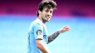 “シティのレジェンド”ダビド・シルバが自身の彫像と初対面！「生で見るのは感動的だった」