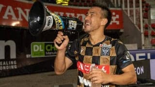 「ゴールが欲しかった」真骨頂の低空ダイビングヘッドで初ゴールの岡崎慎司が量産に意気込む「もっとゴールを取れるようにしたい」