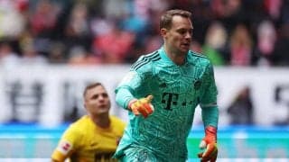 ｢彼にできないことはなんだ｣!? バイエルン、GKノイアーの決死のヘディングシュートが防がれ痛恨の｢今季初黒星｣!! ｢1万3000超いいね｣がついた｢GK対GK｣の勝負