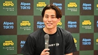 開幕前に富樫勇樹がファンとの交流を楽しむ…「目標は優勝。新たな千葉を見てもらえたら」