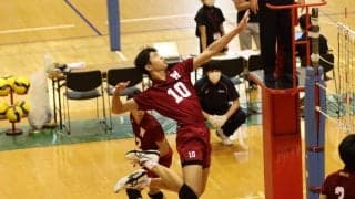 闘志を前面に出し、明大にストレート勝利！