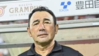 「ほんと陽キャで好き」「ほっこりする」名古屋・長谷川監督のインタビュー中に広島・スキッベ監督が乱入! 「なんかやたらフレンドリーなんですよね」