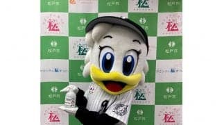 ロッテ、松戸市の小中学校65校にアルコールディスペンサー2320本を寄贈　地域振興活動の一環