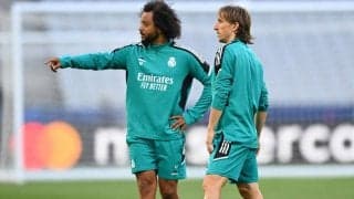 「これはかわいい」マルセロ、息子とのレアル時代のロッカー映像に再脚光！選手とのヘディング美技に「僕らを幸せにするのはシンプルなこと」