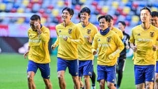 長谷部誠がカタール直前の森保JAPANに電撃合流！ 日本代表のベンチコを着用し、選手のトレーニングを見守る！