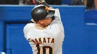 被弾の投手しゃがみ込む…　中田翔の“確信弾”が「バンテリン中段まで持ってくか」