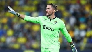 AEDを片手にダッシュ！　カディス守護神がバルサ戦を振り返る 「命より大切なものなんてない」