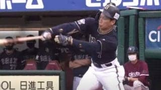 「恐ろしい体勢でHR」　田中将大も首捻る…吉田正尚の“右手弾”は「なんで入るん!?」
