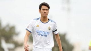 レアルの18歳MF中井卓大がカスティージャで公式戦デビュー!! ｢彼の才能と努力を感じる｣日本代表入り期待の超逸材がスペイン3部の試合で初出場