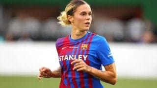 ゴタゴタなんの！　バルサのスペイン女子代表DFがゴール裏の男性サポをのけぞらせる強烈FK弾「泣けるほど美しい」