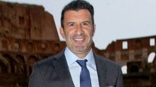 これが未来？フィーゴらが無重力の中でサッカー、ギネス記録にも