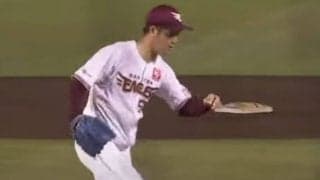 「完全に打球の勢い殺してる」　投手の“極上足技”にファン仰天「うますぎ」