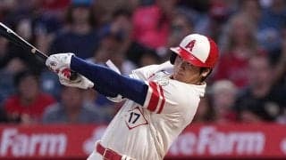 大谷翔平、長～い腕が伸びた15勝自援護タイムリー　米記者「14戦連続安打、さらに94打点」