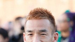 ｢最高に似合ってます｣!! 元代表MF中田英寿が「頭にタオルを巻いた姿」でお米の収穫に参戦! ｢3000超いいね｣がついたコンバイン作業のインスタ投稿