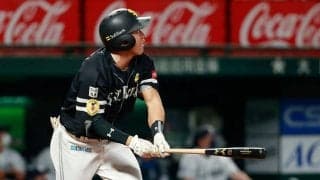 鷹・柳田悠岐が起死回生の同点弾　1点ビハインドの9回に試合を振り出しに戻す