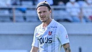 【浦和レッズ】広島のハイプレスを攻略できずショートカウンターに沈む。リンセンがJ1初出場で「アシスト記録」も4失点、公式戦5試合勝利なし