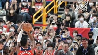 広瀬すずら来場のNBA客席　世界デビューした日本の女子4人組登場、TikTokは400万人注目