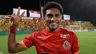 「信じられない」名古屋FWマテウスもコートの目の前でNBA観戦！バスケに合わせたNIKEのスニーカーも披露