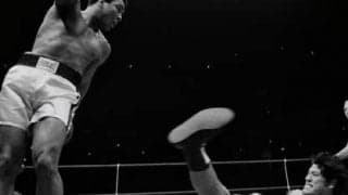 アントニオ猪木を撮り続けて半世紀。そばにい続けたカメラマンが明かした「最後の闘魂」