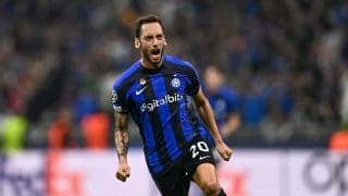 ｢最高かよ｣!! インテルMFのバルセロナ｢撃破ゴール｣が話題!! ｢普通にゴラッソ｣など大反響のチャンピオンズリーグでの｢スーパーゴール｣