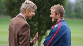 「みんな懐かしい」ベッカムがヴェンゲル氏との2ショットを披露！ユナイテッド時代の同僚ベロンとも