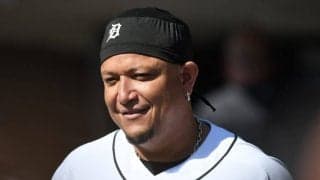 【MLB】スタバ“占拠”のメジャーリーガーに客は仰天!!　3冠王の引率が「パパと子どもたち」