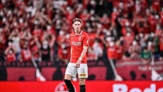 「この笑顔でご飯3杯いけます」「守りたい」浦和FWユンカーの「試合後スマイルショット」が話題に！ 先制ゴールを決めたストライカーに5000いいね！