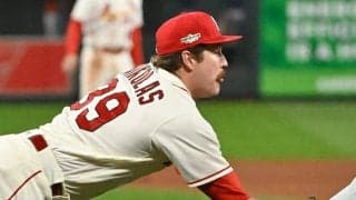 【MLB】“エビ反り”好守が「NPB仕込み」　体を張った元Gマイコラスの「執念が凄い」