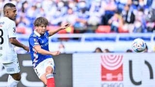 「現地で見て叫んだ」横浜FMの永戸勝也が見せた「極上の低弾道サイドチェンジ」が話題! 現地組が映像に改めて驚きの声上げる！