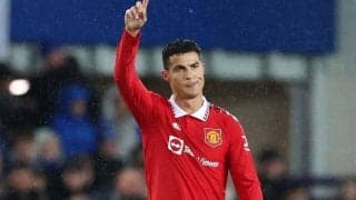 「ユナイテッドの皆から」クラブ通算700ゴールのC・ロナウドをチームのほぼ全員で祝福！「雰囲気良さそう」