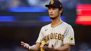 ダルビッシュ先発試合、全米中継で笑撃のハプニング発生　実況席「球場は熱狂している」