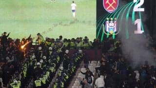 「強く非難する」アンデルレヒトがサポーターの行為を謝罪…アウェイで座席破壊や発煙筒投げ込みなど愚行