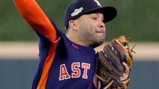 【MLB 地区S】打者思わず爆笑の“空中爆肩”が「クレイジー」　安打強奪の二塁手は「球界最高」