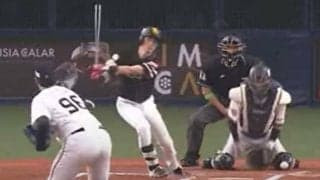 打者唖然…バット当たらぬ“魔球”にファン驚愕「揺れて、落差も凄い」「なんやこれ」