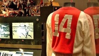 「すぐにトップチームに入れてくれ」アヤックスの”16歳DF”が飛び級で「衝撃のドリブルゴール」！ 育成の名門に現れたCBが魅せた驚きのプレー