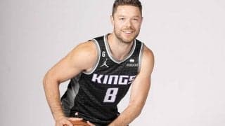 キングスが開幕ロスターを発表、マシュー・デラベドーバが2シーズンぶりにNBA復帰