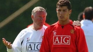 「試合前から泣ける」C・ロナウドと恩師ファーガソンの感動的な2ショットが反響！デ・ヘアも「最高の瞬間だ」