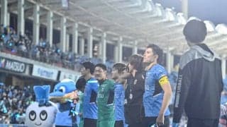 「耳つけてるのかわいすぎる…」川崎の6選手がディズニーで「カチューシャ記念写真」撮影！ 夢の国でのリフレッシュ姿に「圧倒的な存在感ありますね」とサポ歓喜！