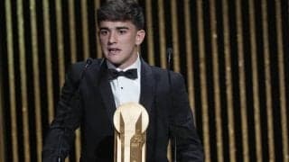 ｢可愛い｣!! バルセロナMFペドリがバロンドール授賞式前にガビを和ませるシーンが話題に! ｢1万9000超いいね｣と大反響のホッコリ｢裏側映像｣