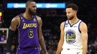 開幕戦で爆発したカリーとレブロンをウォリアーズ指揮官が絶賛「目を見張るものがある」