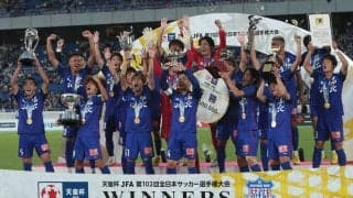 「ステキな光景」「粋な計らいに感謝」町田が天皇杯王者の甲府に花道を作って祝福「本当サッカーのいいところ」