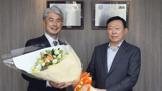 ロッテ吉井監督、重光昭夫オーナーに就任あいさつ「感謝の気持ちをお伝えしました」