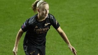 「バロンドールに値する」アーセナルFWベス・ミードが世界的名手から鮮やかな直接FK弾「私の女王を見て！」