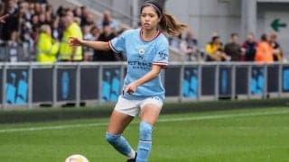 ｢唯きゃわいぃ〜｣!! なでしこMF長谷川唯が新スパイクをお披露目!! マンチェスターCカラーも入った新シューズ投稿に「このスパイクはかなりカッコいい｣と大反響