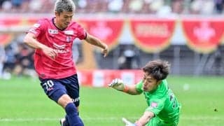 「こんなの泣いちゃう、、、」広島GK大迫の工藤壮人さんへの「優勝報告の追悼画像」に2万超えいいね！ 「工藤さんやったよ」とメダルやトロフィーを捧げる