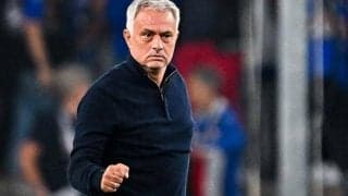 抗議しようと思ったけど…主審のレッドカードを見て即座に帰るモウリーニョ監督が話題「面白すぎる」